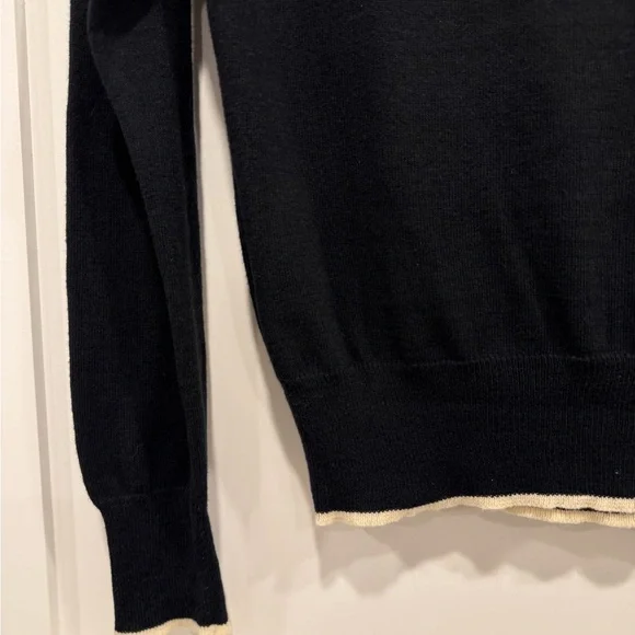 NWOTGAP Black Sweater with Cream Accents - Picture 2 of 10